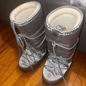 Silver limited Moon Snow Boots